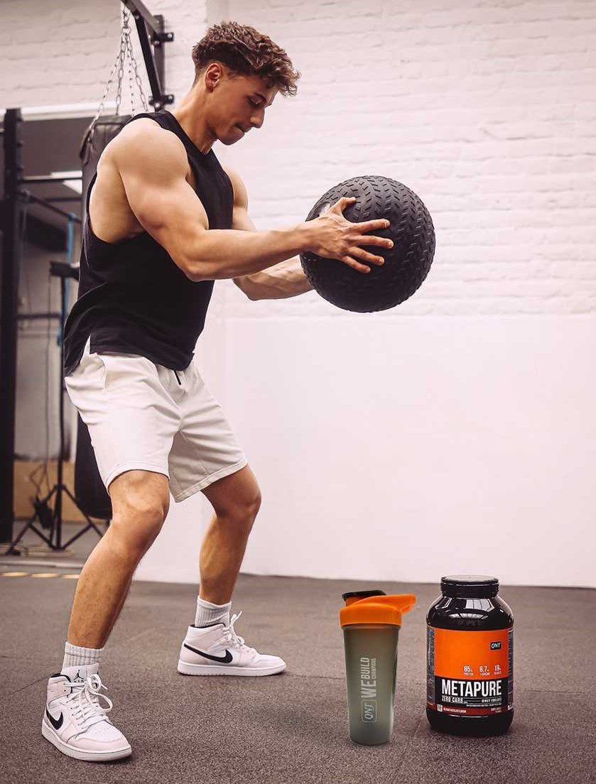 QNT Protein Shaker Bottle - 700 ml